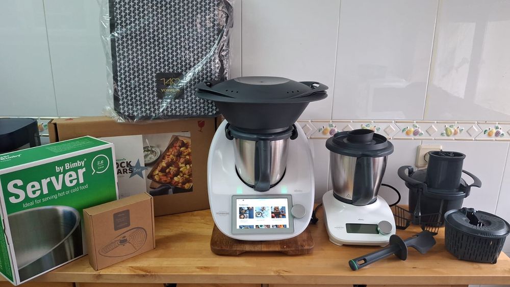 Bimby Tm6 completa + Bimby friend + todos os acessórios incluídos