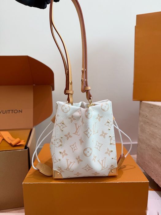 Жіноча сумка-відро LOUIS VUITTON 17x15