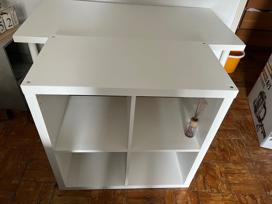 Aparador/estante/divisor de ambiente.