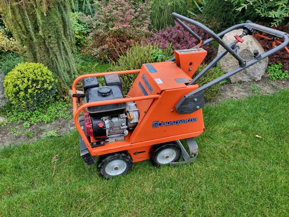 HUSQVARNA SC18CE  maszyna do zdejmowania darni