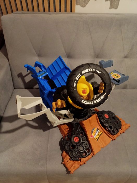 Hot Wheels Monster Trucks Arena Smashers Arena Goryla HPN71