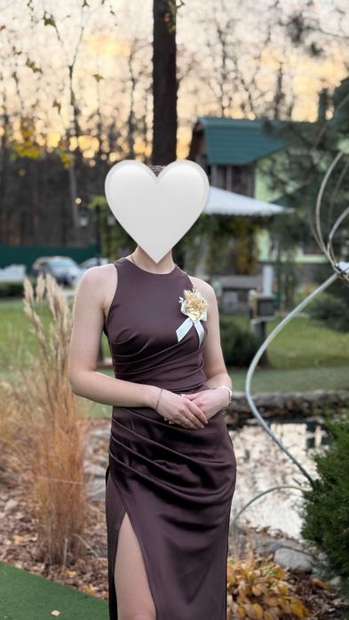 Сукні,костюм,піджак розмір s-m ,всі одягались 1 раз ,стан ідеальний