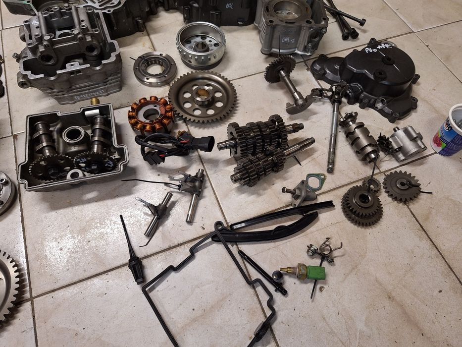 Aprilia RS4 125 Tuono silnik części Derbi gpr SX 125 RX głowica kapa