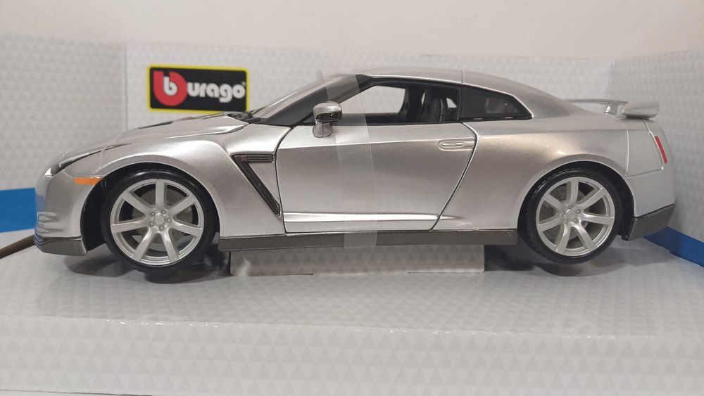 Nissan GTR R35 - Bburago