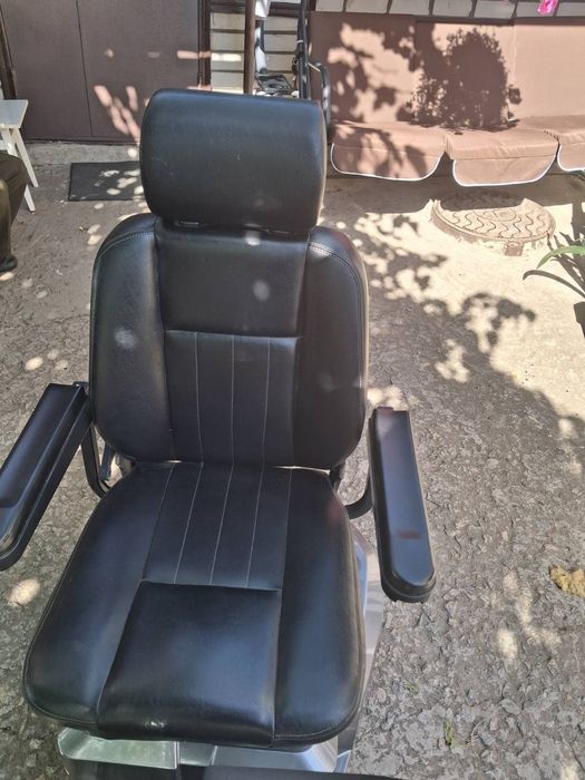 Чотирьох колісний електро скутер Sterling S700