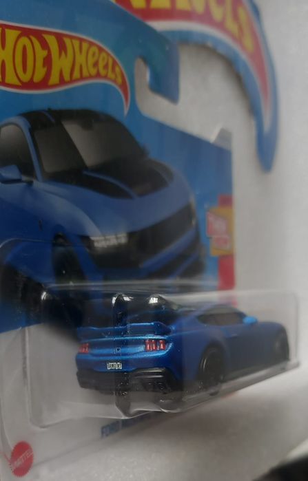 Ford Mustang Dark Horse Hot Wheels