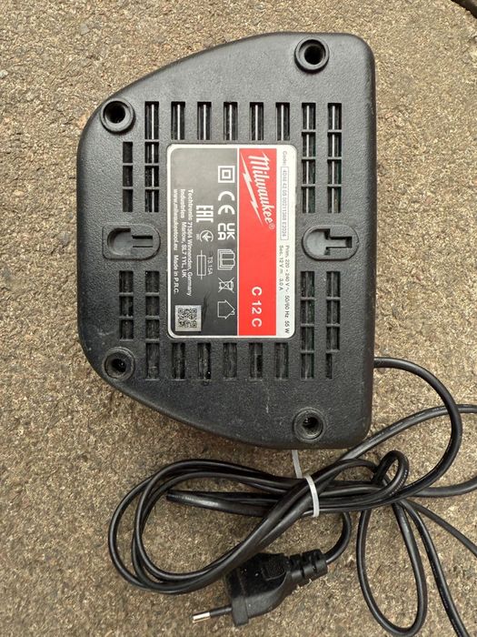 Акумуляторний кабелеріз Milwaukee M12 CC