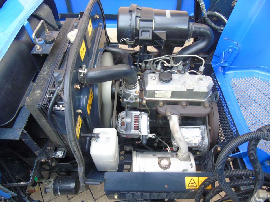 Profesjonalna kosiarka ISEKI SFH240 27KM 3cyl. diesel 4WD  PO SERWISIE