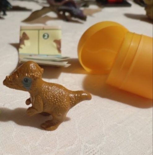 Kinder dinosaur Кіндер динозаври
