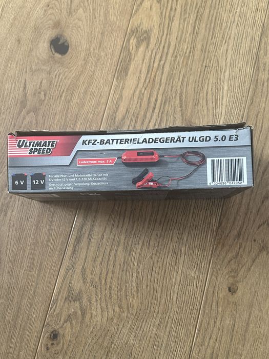 зарядний пристрій