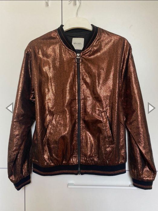 Курточка бомбер, актуального кольору