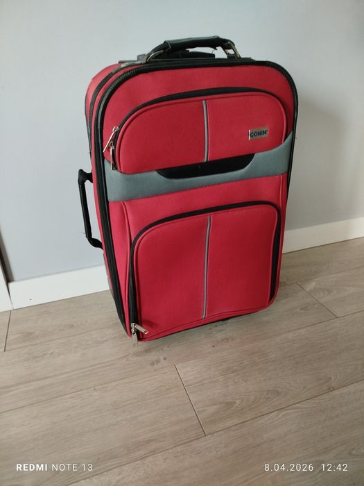 Walizka czerwona