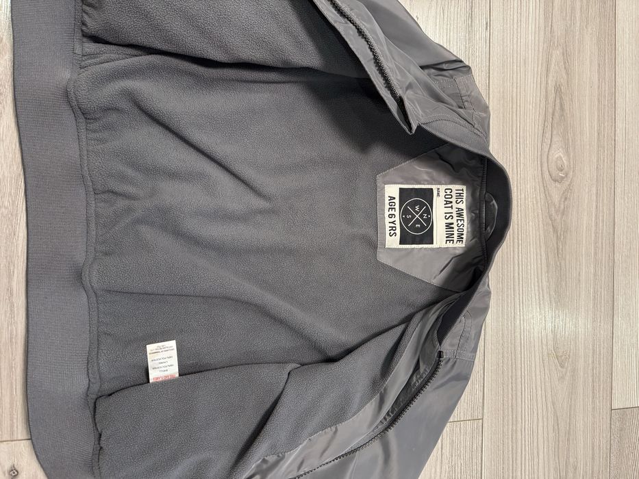 Бомпер, куртка, вітровка фірмова