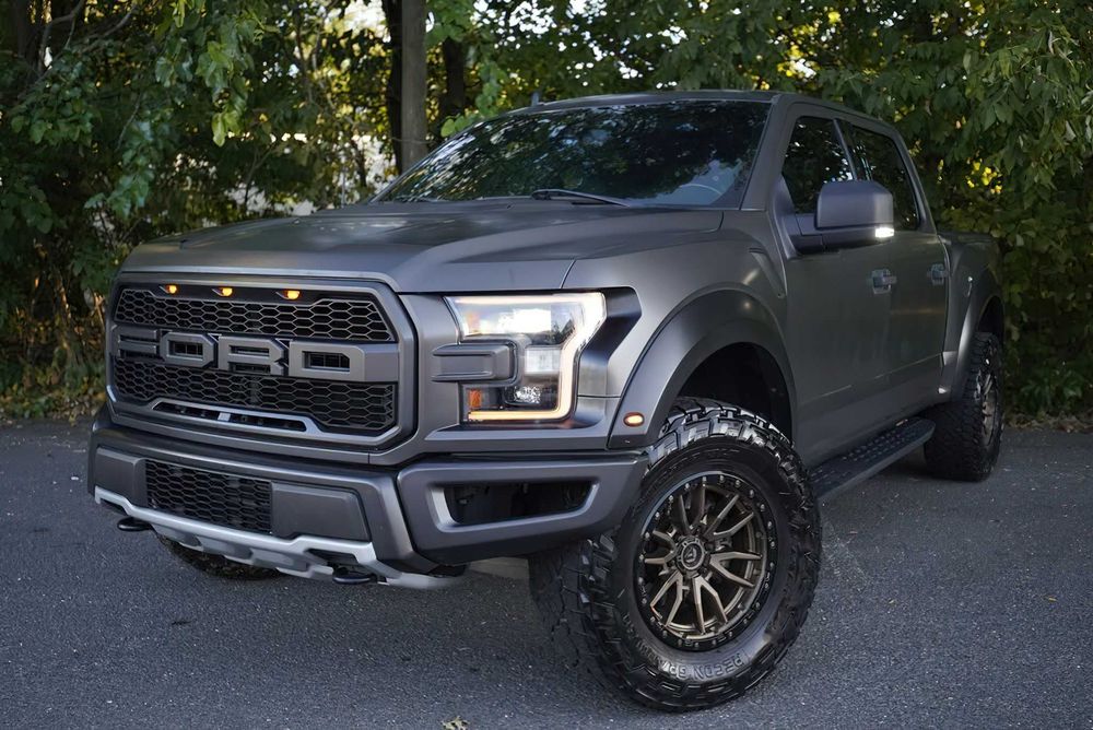 Ford F-150 Raptor SuperCrew      2019