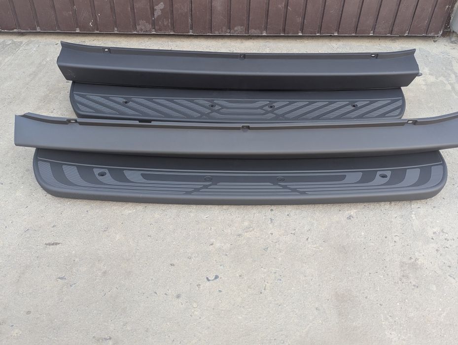 Подножка задня підніжка бампера спрінтер Sprinter W906 W907