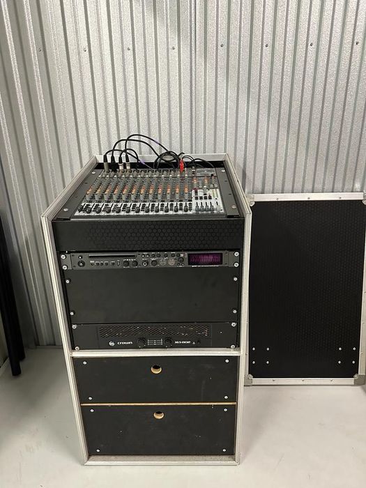 conjunto amplificador + mesa de mistura + leitor de cd