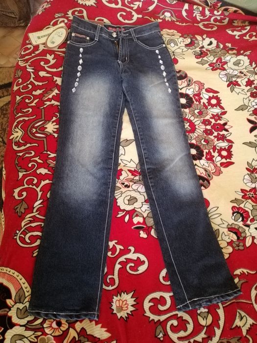 Джинсы