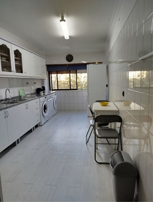Aluga-se quarto em massamá
