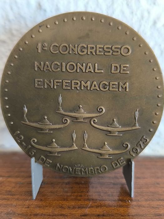 Medalha em Bronze comemorativa do 1º Congresso Nacional de Enfermagem, 12 a 16Novembro de 1973