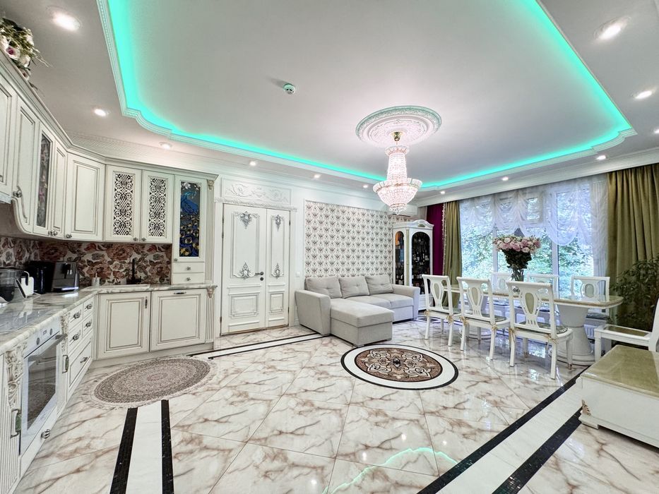 КМ Нова Ходосівка будинок 600 м² 20 соток гостьовий будинок лазня ліс