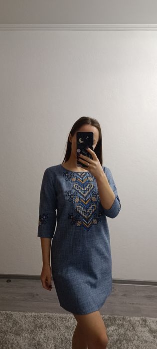 Вишите плаття в синьому кольорі