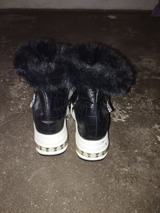 Botas com pelo por dentro