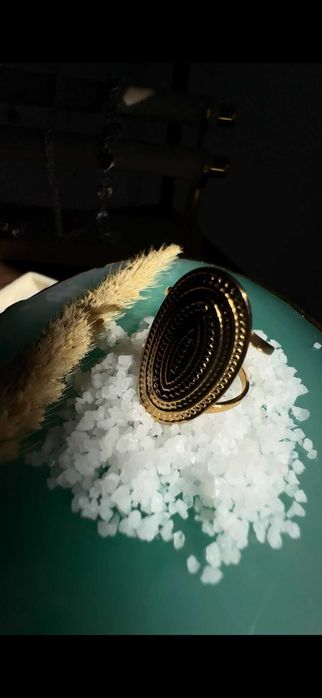 Anel Dourado Ajustável Hipoalérgico Extremamente único