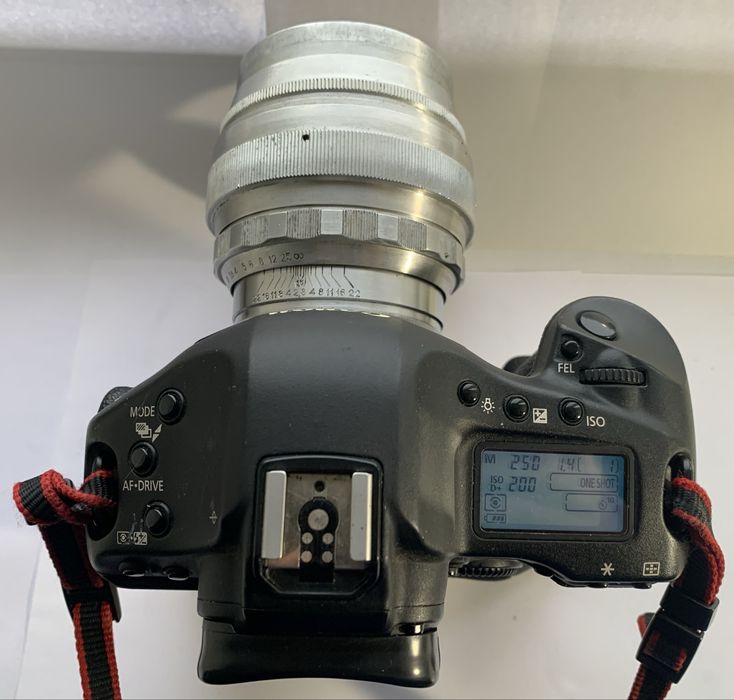 Гелиос-40 + M42-Canon с Одуванчиком Лушникова.