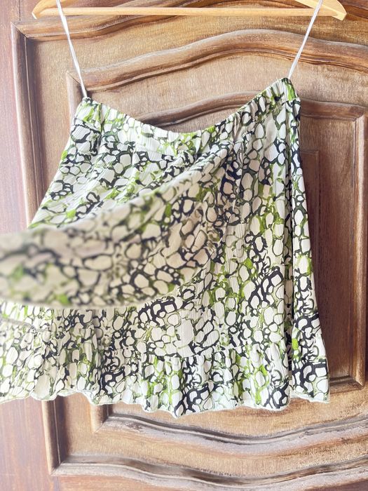 Saia verde. Tamanho 36/38.