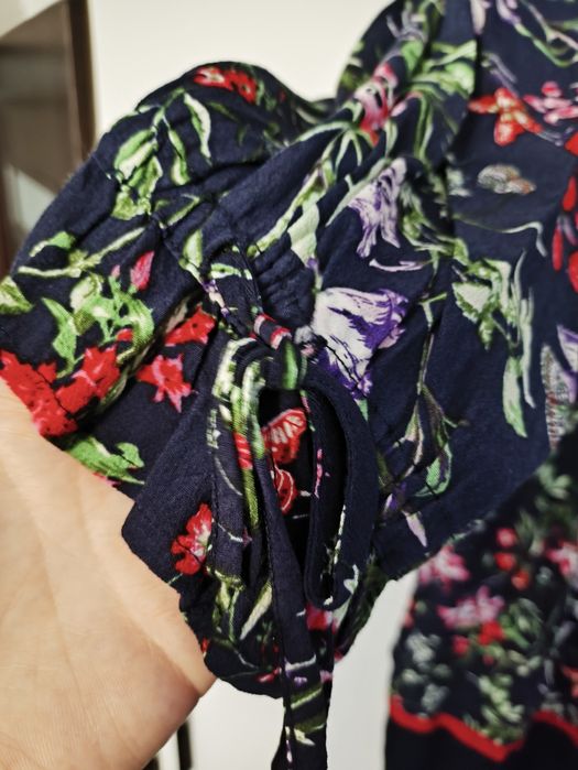 Sukienka dekolt hiszpanka zwiewna i lekka