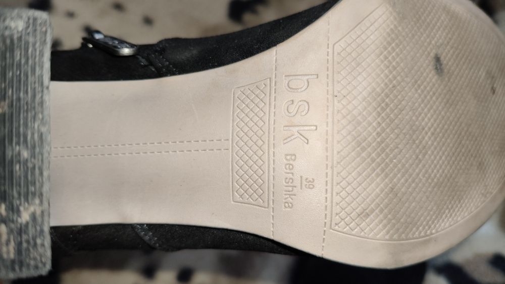 Чорні демісезоні ботильйони