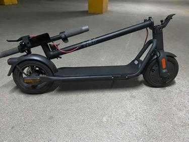 Trotinete elétrica NAVEE em perfeito estado