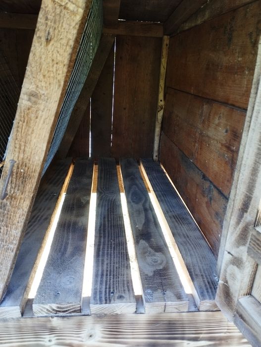 Клітка для кролів дерев'яна