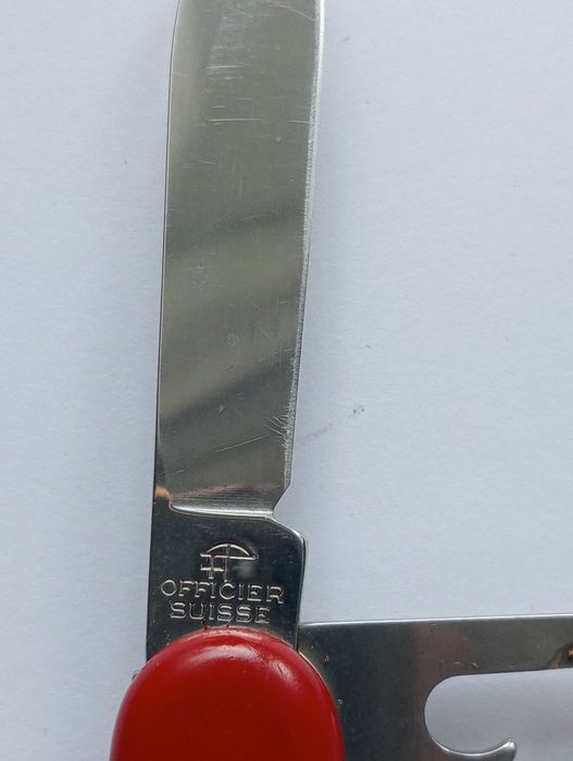 Нож перочинный Victorinox Швейцария .