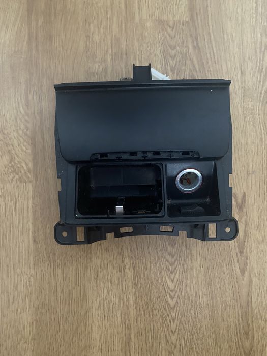 Schowek popielniczka Audi A4 B8