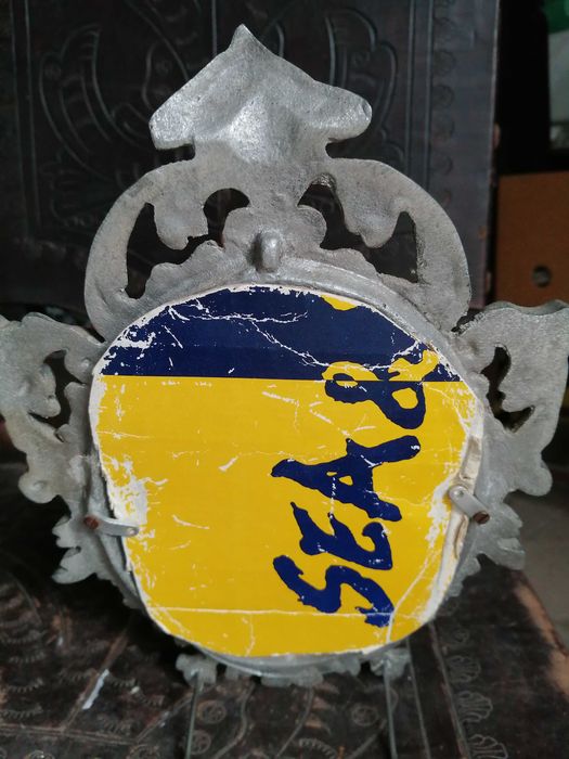 moldura antiga em metal