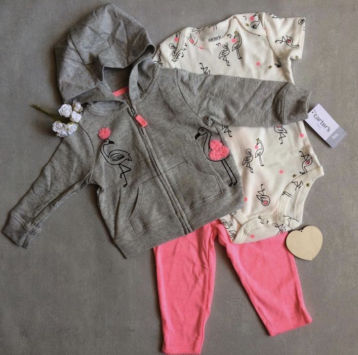 Костюм на девочку Carters