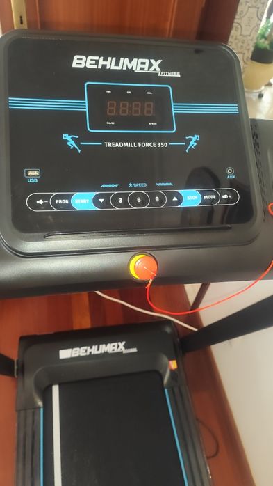 Treadmill in excellent condition64175184868097124