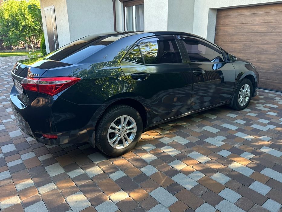 Toyota corolla 2014 року 1,3 бенз/газ