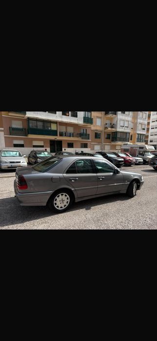 Mercedes C200.