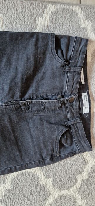 Bershka jeansy z dziurami wysoki stan 36/38
