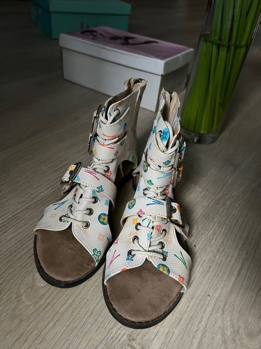 Босоніжки босоножки