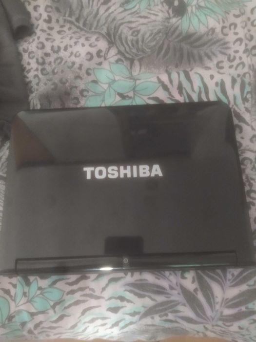 Laptop Toshiba com Windows 7
