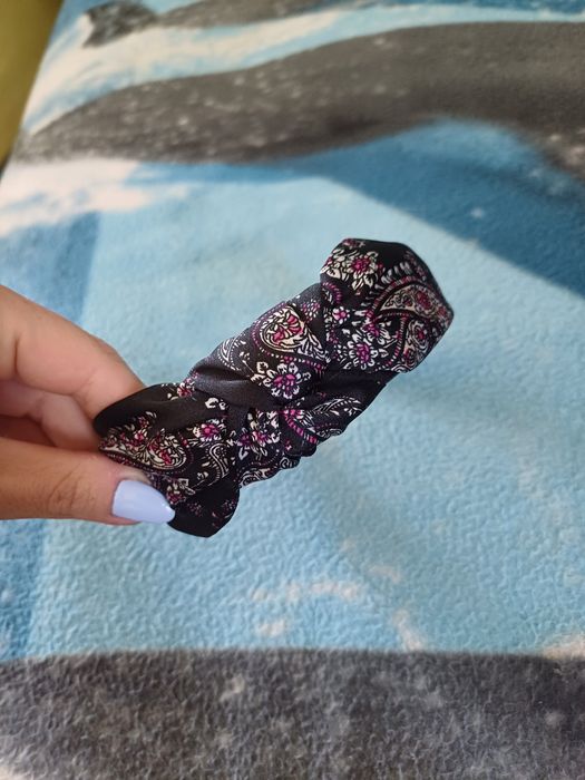 Opaska czarna we wzorek