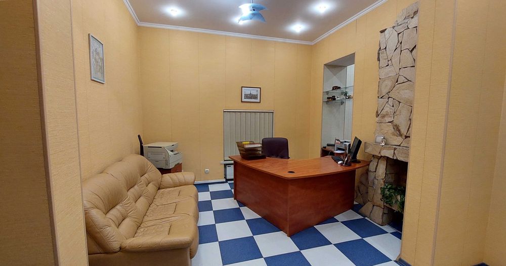 Сдается дворовой офис_центр_ переулок Сеченова/ ул. Пастера.