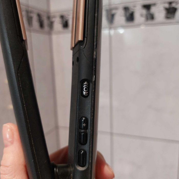 Prostownica Remington Keratin Therapy.