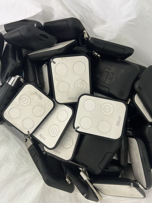 Пульт б/в nice. Багато