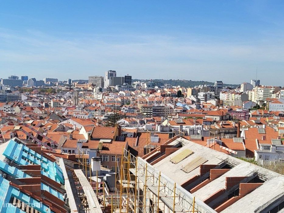 Apartamento com vista num condomínio com Jardim e piscina Arroios
