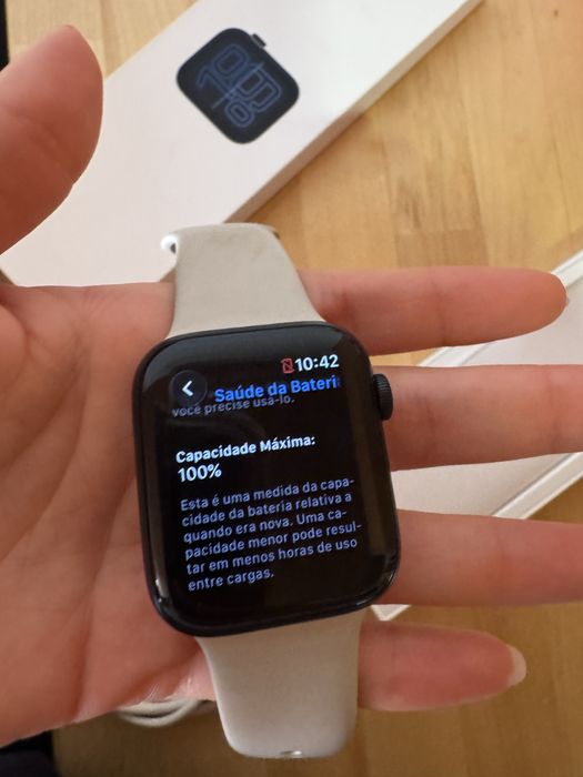 Apple Watch SE 3, 44 mm, GPS, modelo A3325.