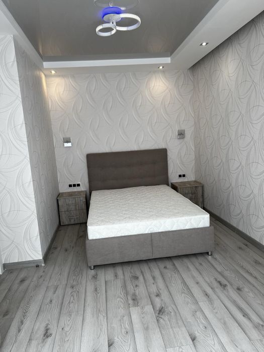 Однокімнатна квартира з ремонтом в обжитій новобудові! ЦЕНТР